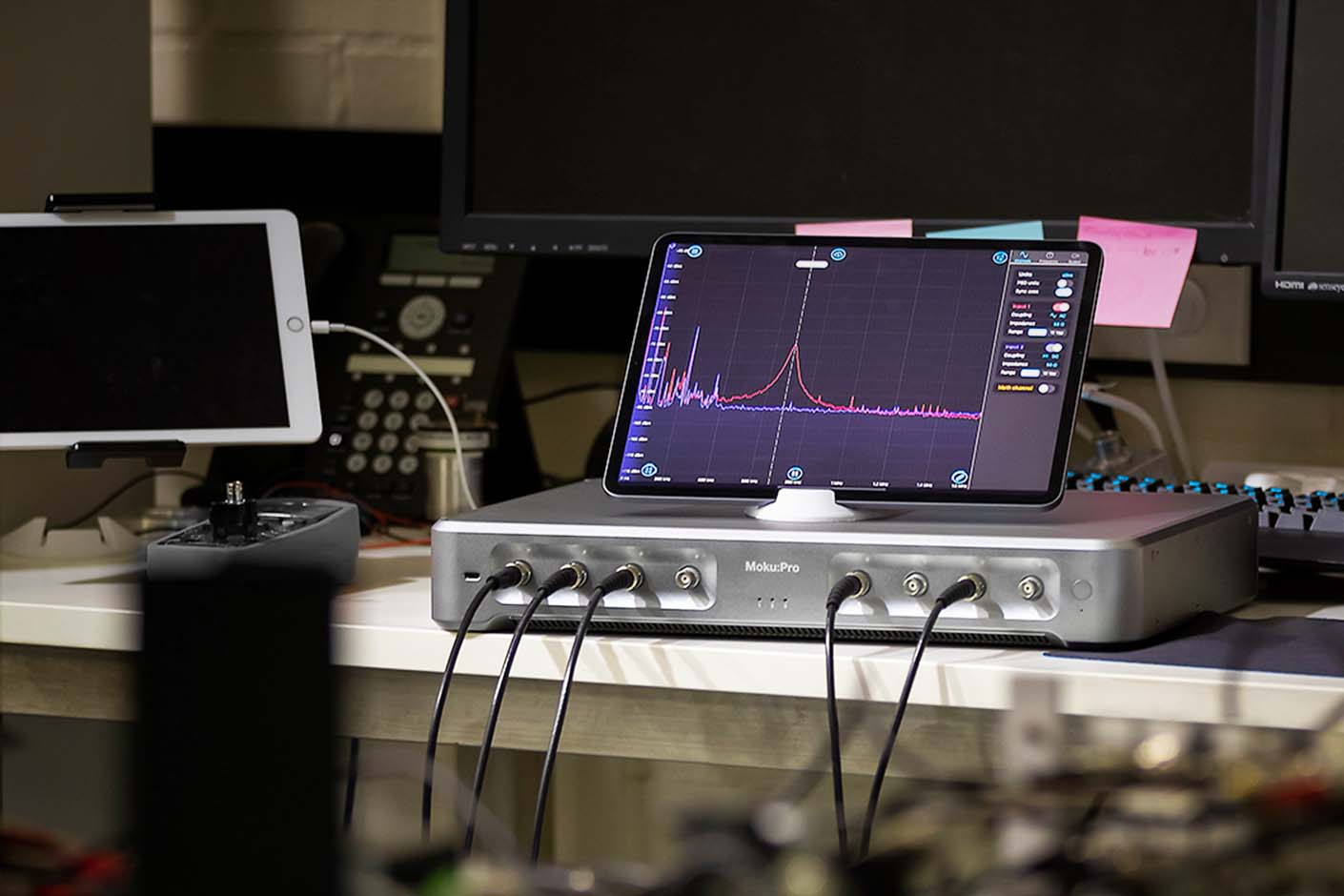 Moku:Pro and Moku:Go software upgrades enable API data streaming and new features for six instruments