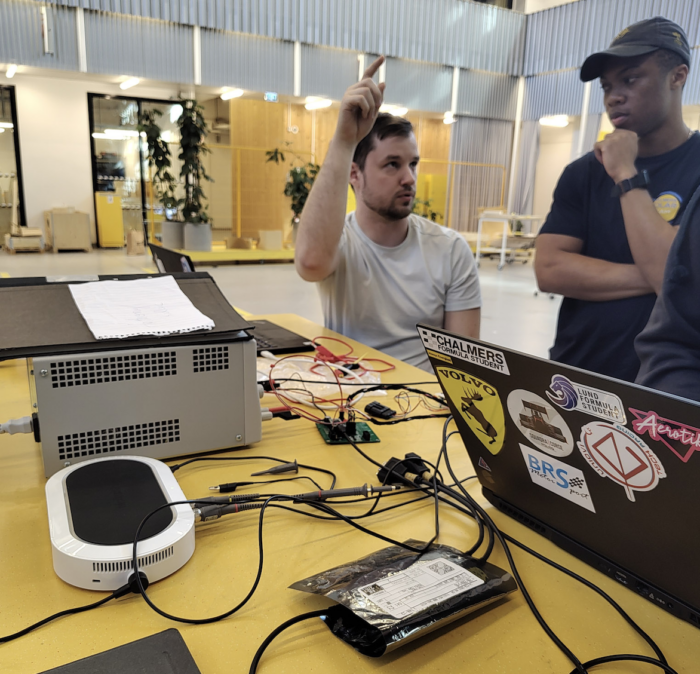 Chalmers Moku:Go Chalmers Solar Team working with Moku:Go.