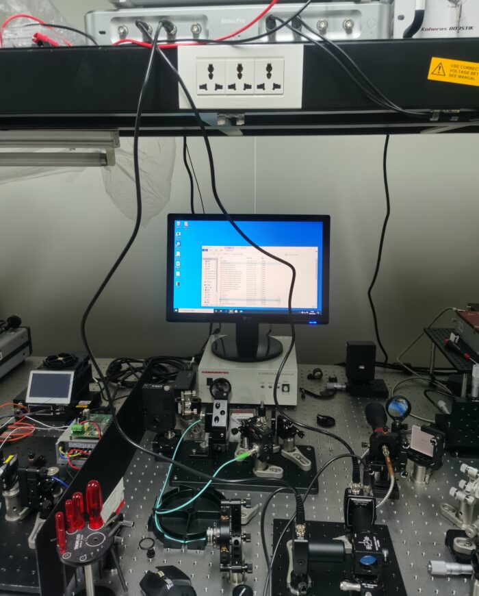 photo of an optics laboratory 